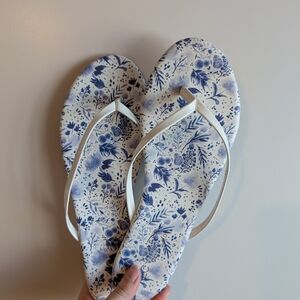 LC Lauren Conrad Brown and White Flip Flops